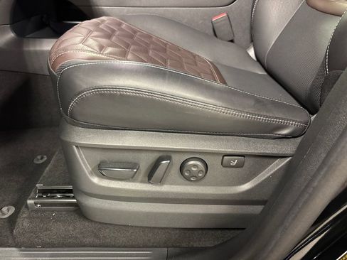 Used 2025 Nissan Armada Platinum Reserve AWD/4WD image 24