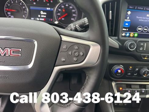 Used 2024 GMC Terrain SLT FWD image 19
