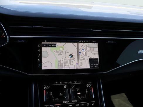 Used 2022 Audi Q8 Prestige w/ Prestige Package AWD/4WD image 23
