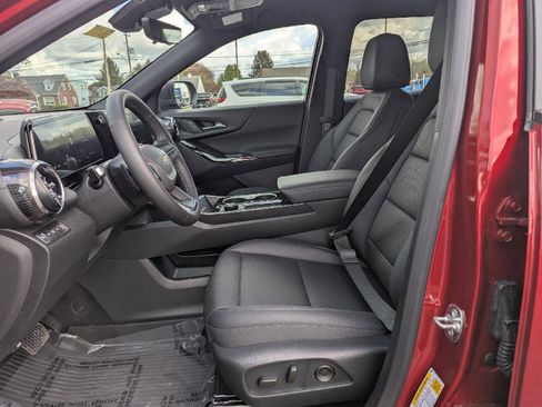 New 2026 Chevrolet Equinox LT w/ Convenience Package II AWD/4WD image 37