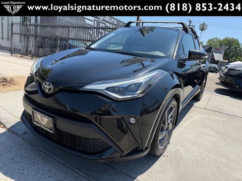 Used 2020 Toyota C-HR Limited FWD image 3