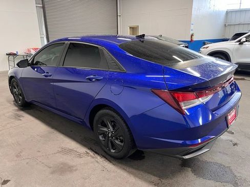 Used 2021 Hyundai Elantra SEL w/ Convenience Package FWD image 5