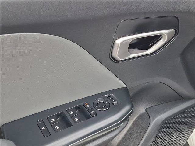 Used 2025 Kia K4 FWD image 12