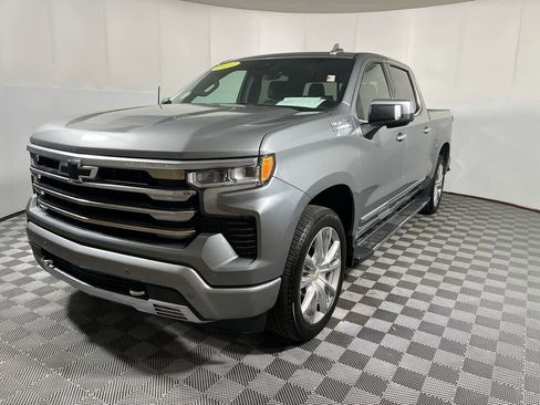 Used 2023 Chevrolet Silverado 1500 High Country w/ Technology Package AWD/4WD image 4