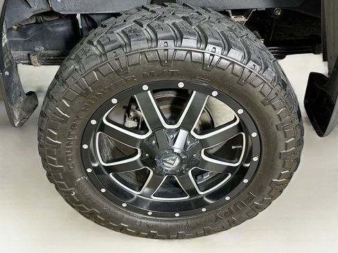 Used 2022 Nissan Frontier SV w/ Technology Package image 11