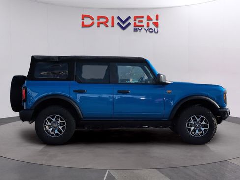 Used 2024 Ford Bronco Badlands image 6