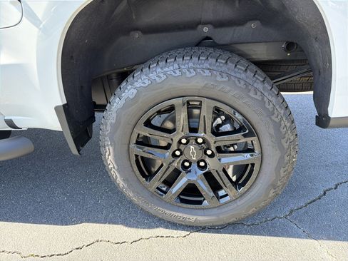 New 2026 Chevrolet Silverado 1500 Custom Trail Boss w/ Turbomax Blackout Package image 19