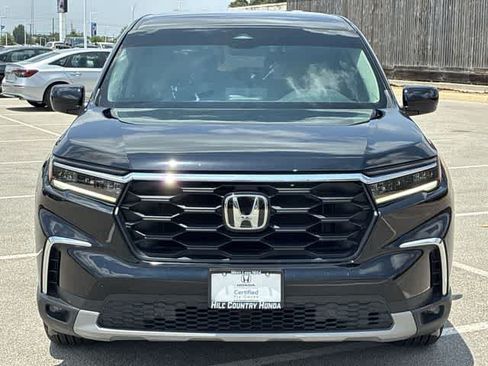 Used 2025 Honda Pilot EX-L image 9