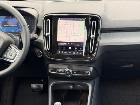 New 2026 Volvo XC40 B5 Plus w/ Protection Package Premier AWD/4WD image 7
