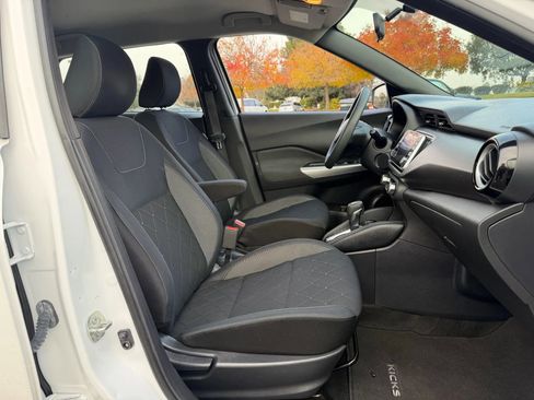 Used 2019 Nissan Kicks SV w/ Exterior Package image 15