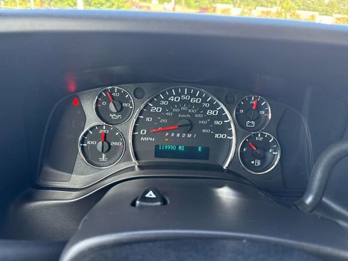 Used 2019 Chevrolet Express 3500 LT w/ LT Preferred Equipment Group RWD image 28