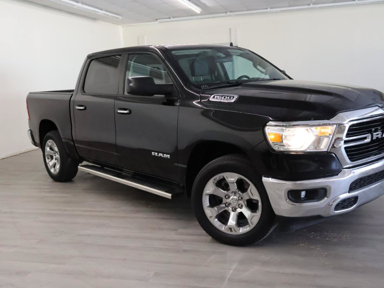 Used 2020 RAM 1500 Big Horn AWD/4WD image 2