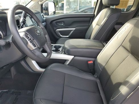 Used 2017 Nissan Titan PRO-4X image 23