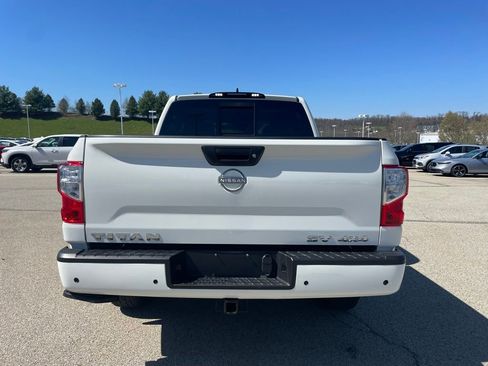 Used 2024 Nissan Titan SV w/ SV Convenience Package AWD/4WD image 4