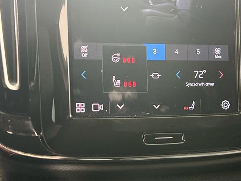 Used 2023 Volvo XC40 B5 Core w/ Convenience Package AWD/4WD image 19