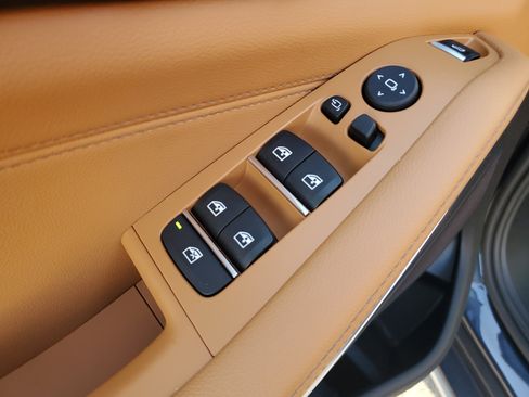 Used 2022 BMW X5 sDrive40i w/ Premium Package image 19