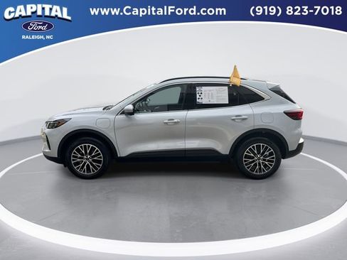 Certified 2025 Ford Escape SE w/ PHEV Premium Package image 5