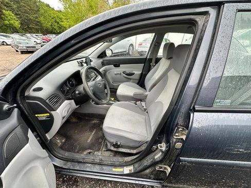 Used 2010 Hyundai Accent GLS FWD image 21