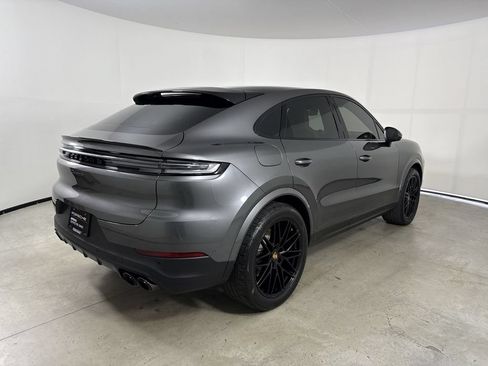 Certified 2024 Porsche Cayenne Coupe AWD/4WD image 7