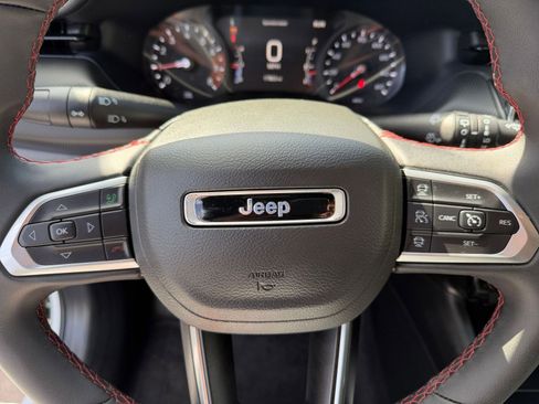 Used 2025 Jeep Compass Trailhawk w/ Trailer Tow Group image 27