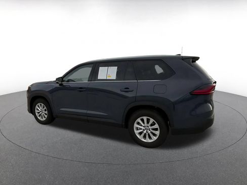 Used 2025 Toyota Grand Highlander FWD image 10