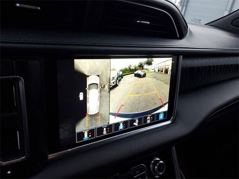 Used 2022 GMC Yukon XL Denali image 21