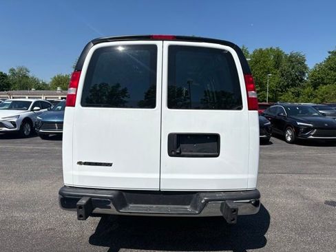 Used 2024 Chevrolet Express 2500 w/ Driver Convenience Package RWD image 4