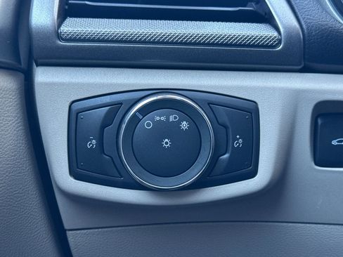 Used 2019 Ford Fusion SE image 36