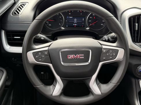 Used 2024 GMC Terrain SLE w/ Driver Convenience Package image 15