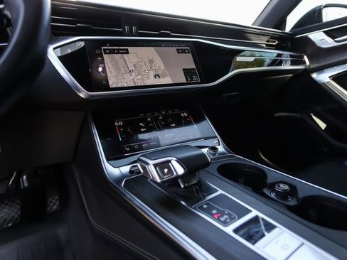 Used 2021 Audi A7 e Prestige w/ Prestige Package image 40