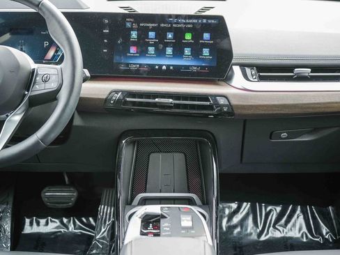 Used 2025 BMW X1 xDrive28i w/ Technology Package image 13