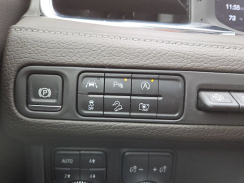 Used 2024 GMC Yukon Denali AWD/4WD image 13