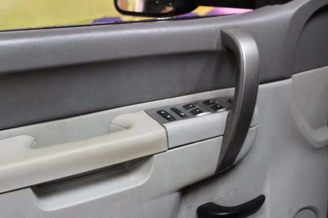 Used 2013 Chevrolet Silverado 3500 W/T AWD/4WD image 13