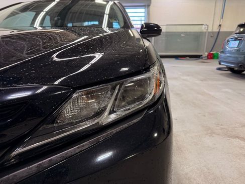 Used 2019 Toyota Camry SE image 6