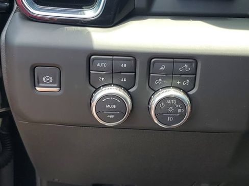 Used 2026 GMC Sierra 3500 Denali Ultimate AWD/4WD image 21