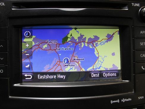 Used 2013 Toyota Prius V Three image 18