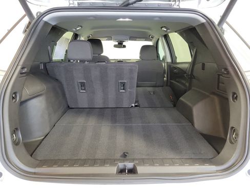 Used 2022 Chevrolet Equinox LT FWD image 24