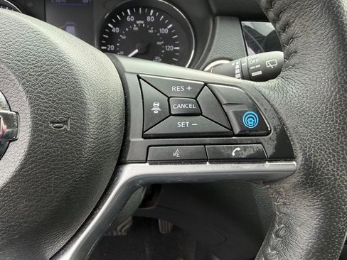 Used 2019 Nissan Rogue SV w/ Premium Package image 23