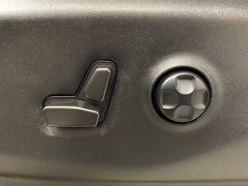 Used 2022 Chrysler Pacifica Touring-L image 18