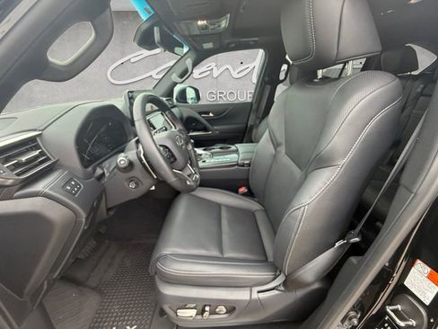 Used 2025 Lexus LX 600 4WD w/ Accessory Package (2T) image 19