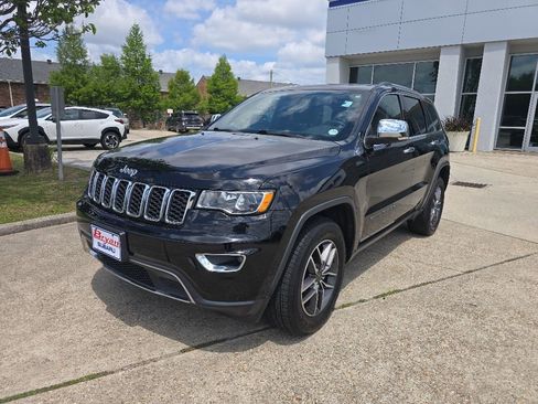 Used 2020 Jeep Grand Cherokee Limited AWD/4WD image 11