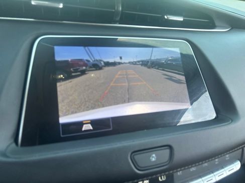 Used 2022 Cadillac XT4 Luxury AWD/4WD image 16