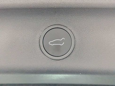 Used 2026 Tesla Model Y 2WD image 23