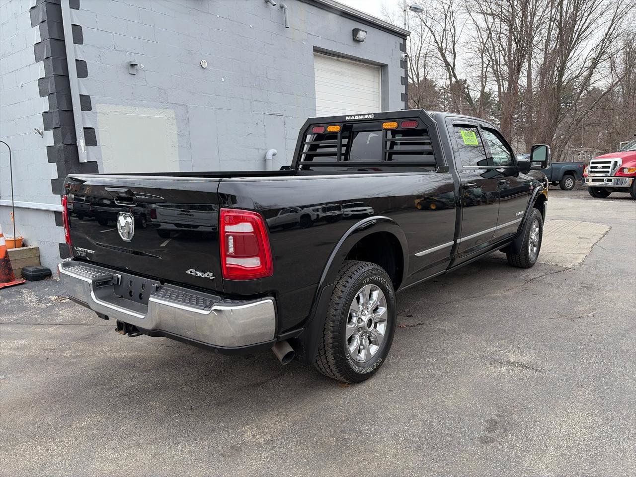 Used 2024 RAM 3500 Limited AWD/4WD image 9
