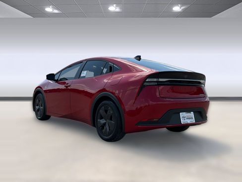 New 2026 Toyota Prius Plug-In Hybrid FWD image 3