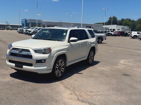 Used 2023 Toyota 4Runner Limited RWD image 4