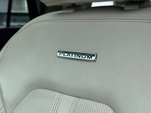 Used 2019 Ford Expedition Platinum AWD/4WD image 39
