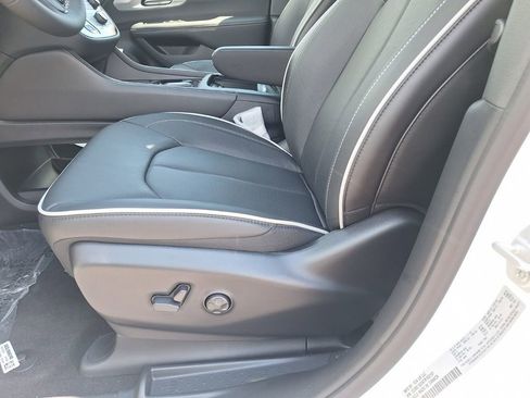 New 2026 Chrysler Pacifica Limited w/ S Appearance Package FWD image 13