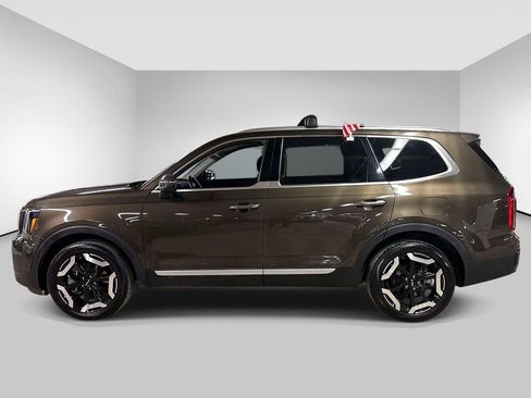 Used 2025 Kia Telluride S image 2