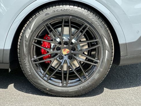 New 2026 Porsche Cayenne S AWD/4WD image 32